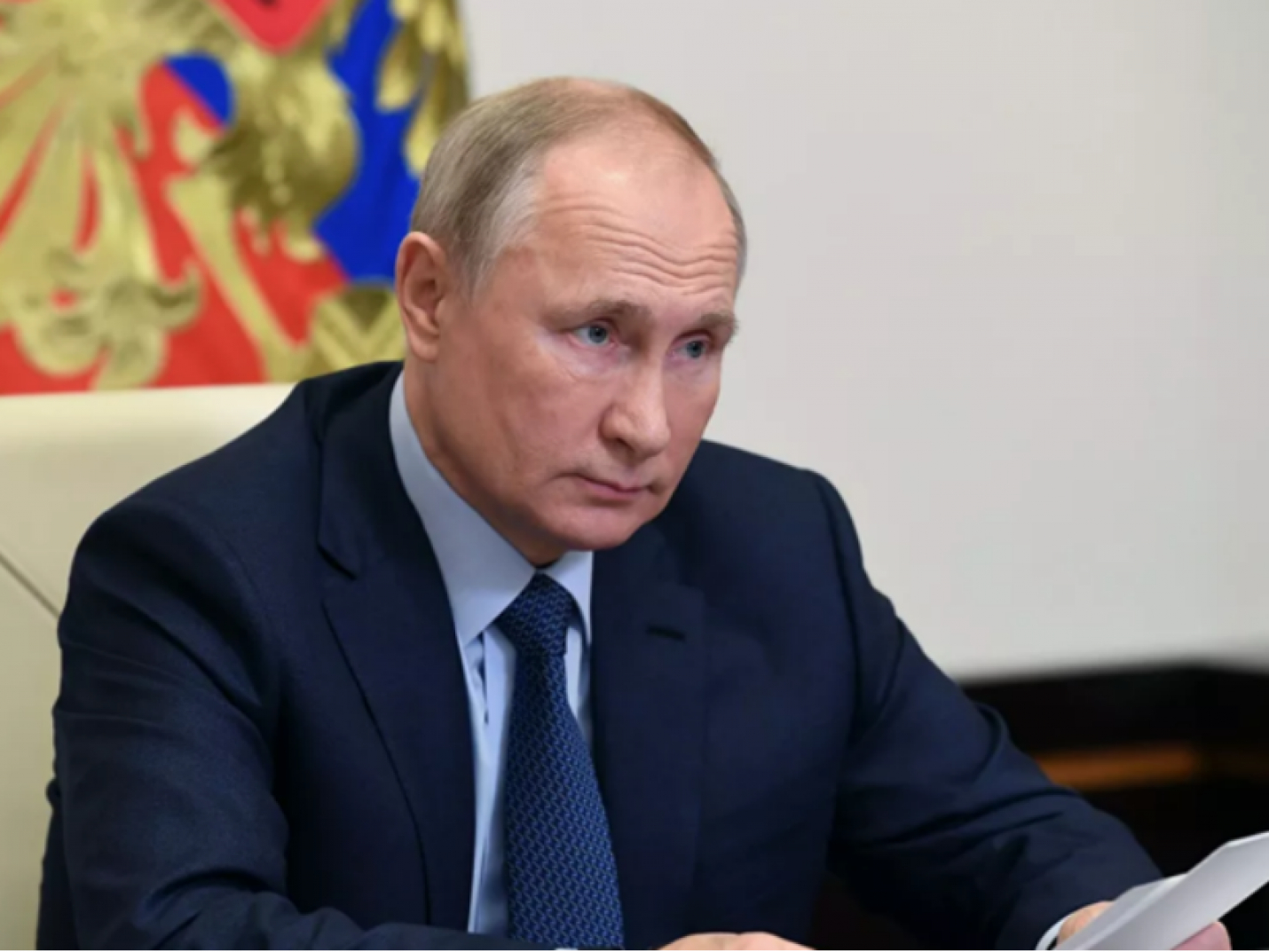 В. В. Путин потребовал от чиновников решать проблемы с доходам россиян